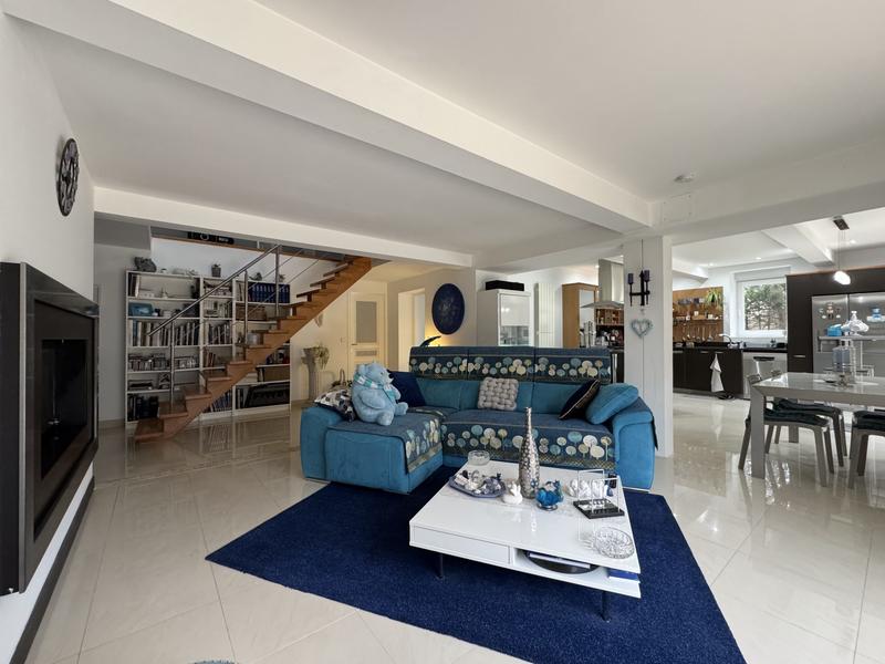 Maison - 291 m² - 8 pièces