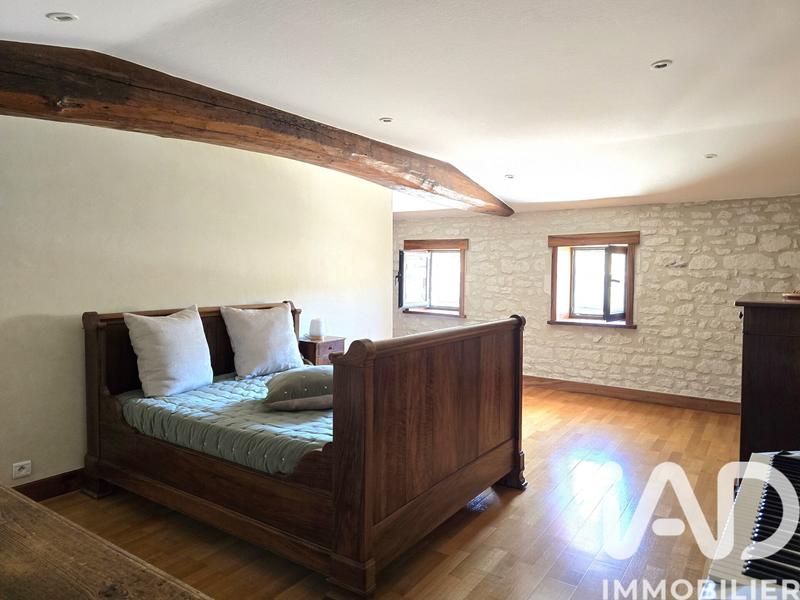 Maison - 382 m² - 12 pièces