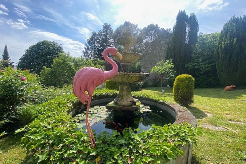 Propriété - 240 m² - 11 pièces