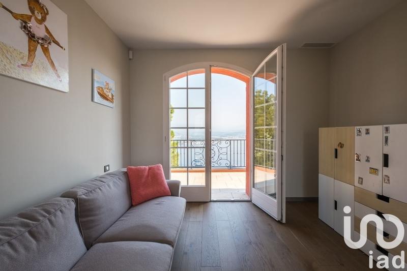 Maison - 175 m² - 9 pièces