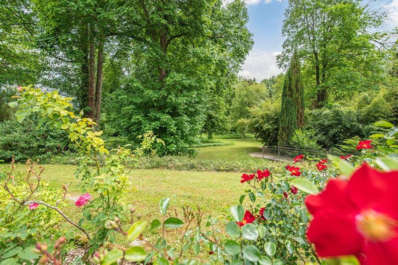 Propriété - 550 m² - 17 pièces