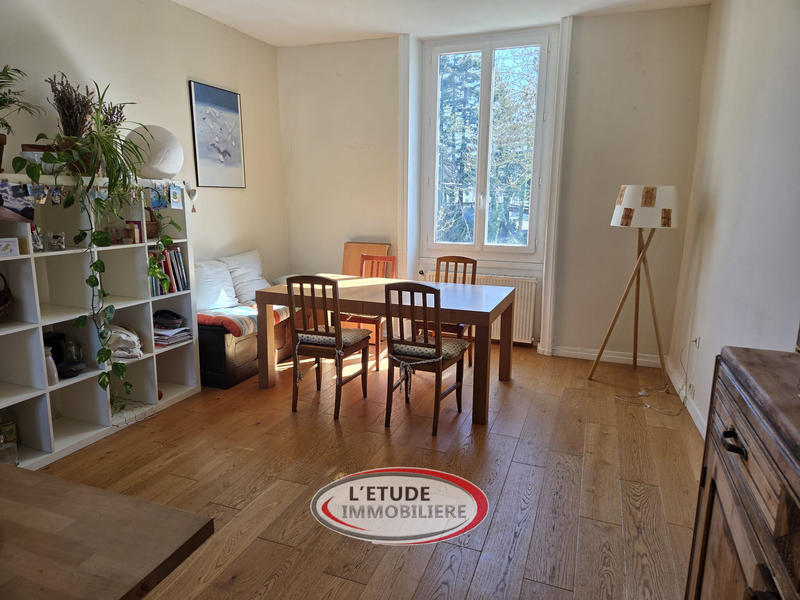 Appartement - 161 m² - 8 pièces