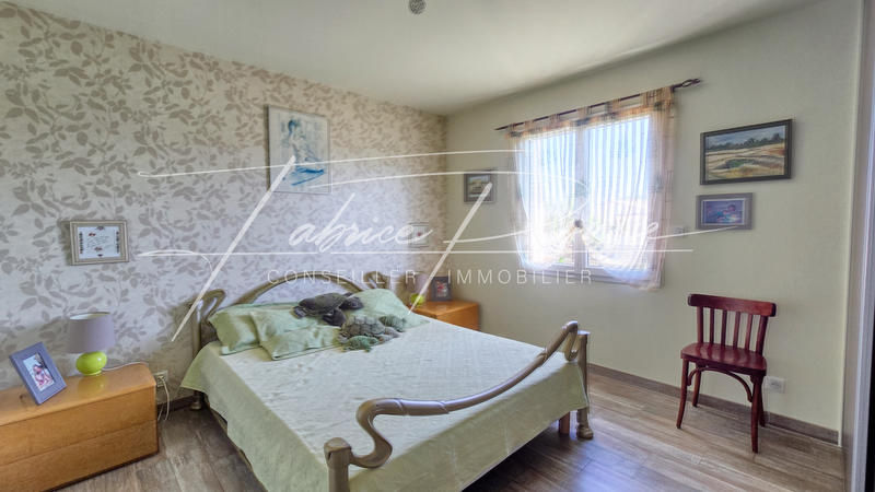 Propriété - 195 m² - 6 pièces