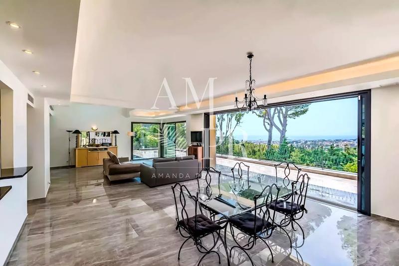 Villa - 370 m² - 8 pièces