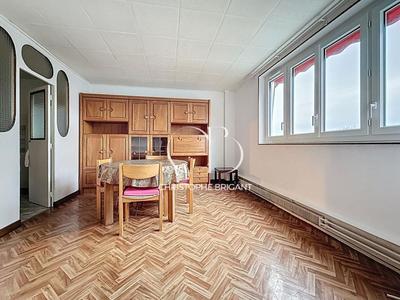 Appartement - 49 m² - 3 pièces