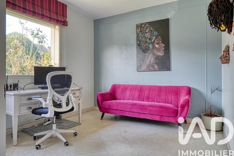 Maison - 250 m² - 9 pièces