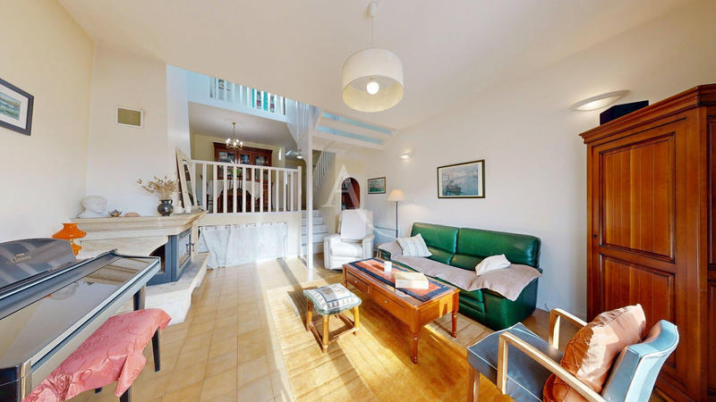 Maison - 121 m² - 6 pièces