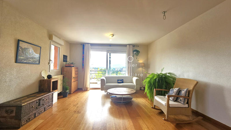 Appartement - 111 m² - 5 pièces