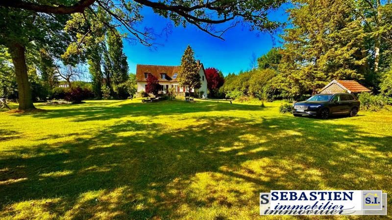 Maison traditionnelle - 239 m² - 11 pièces