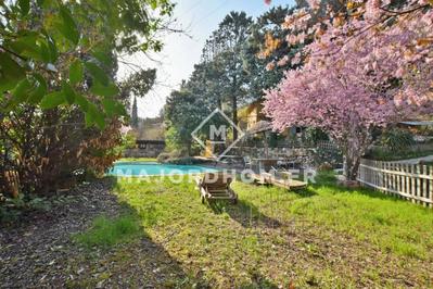 Maison - 211 m² - 6 pièces