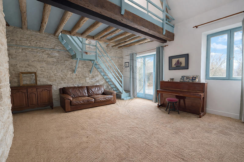 Propriété - 225 m² - 6 pièces