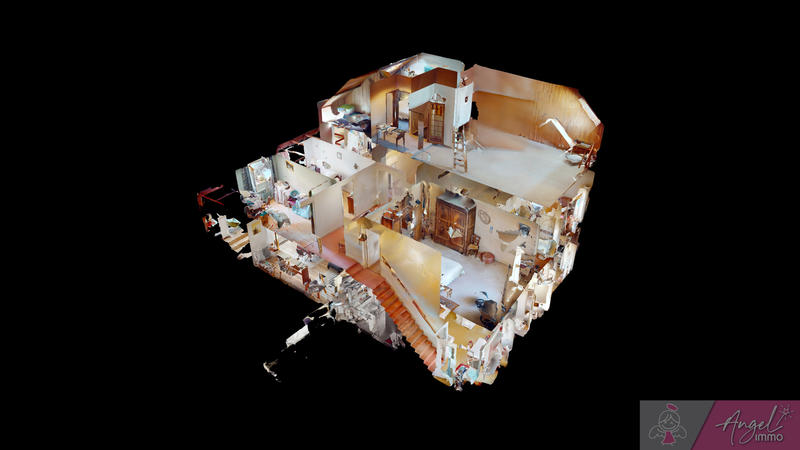 Maison - 230 m² - 13 pièces