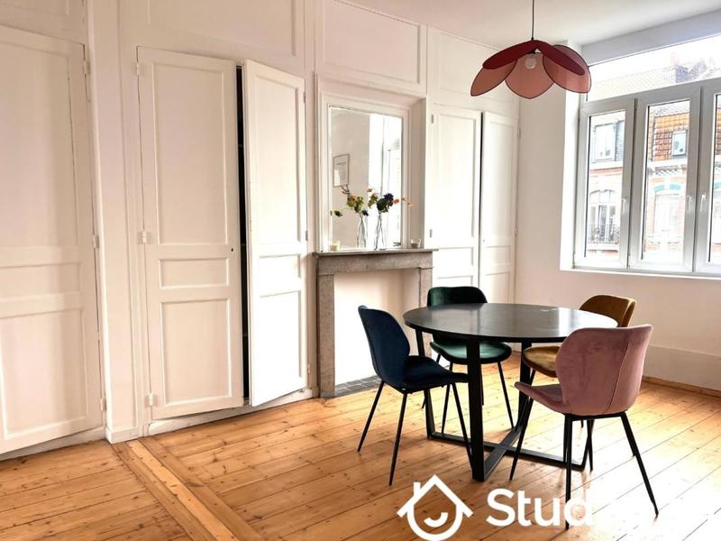 Chambre - 70 m² - 1 pièce