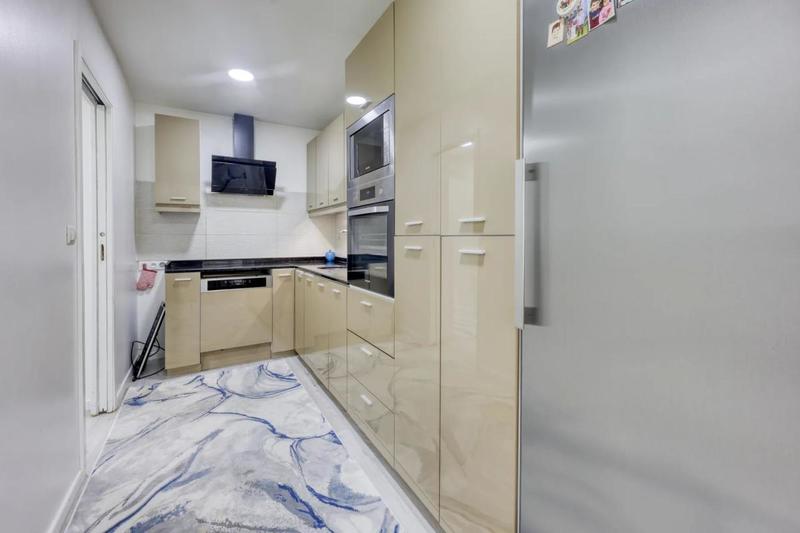 Appartement - 92 m² - 4 pièces