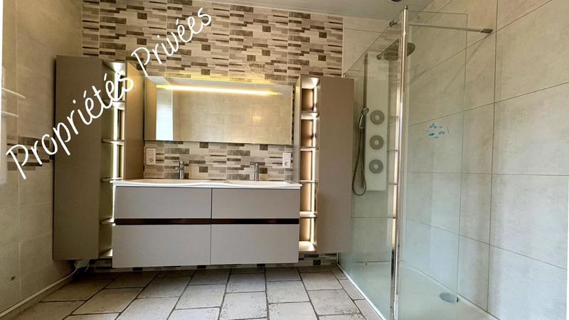Maison - 20 m² - 8 pièces