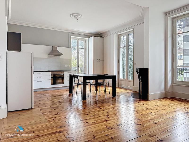 Appartement - 91 m² - 3 pièces