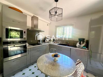 Maison - 96 m² - 5 pièces