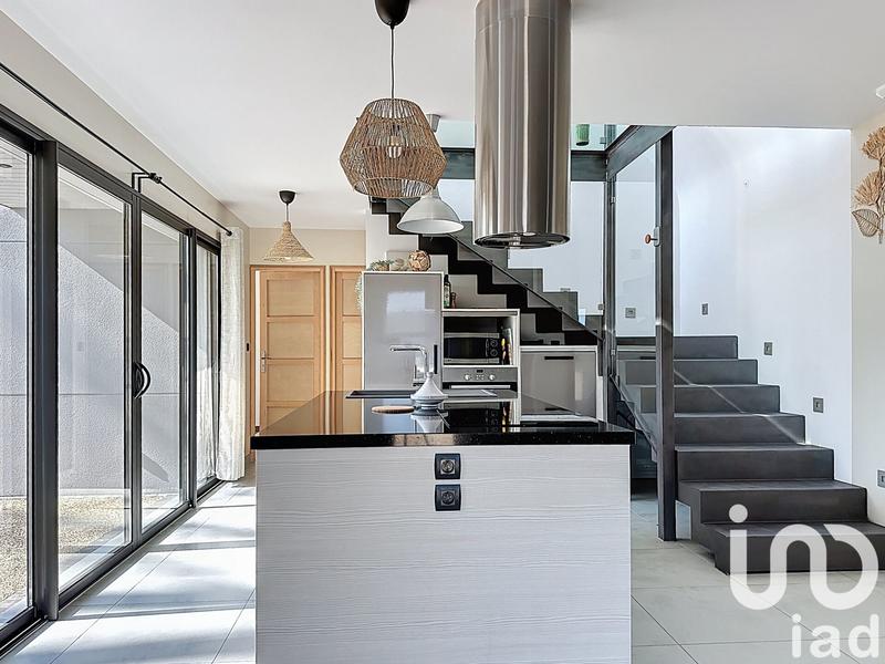 Maison - 104 m² - 5 pièces