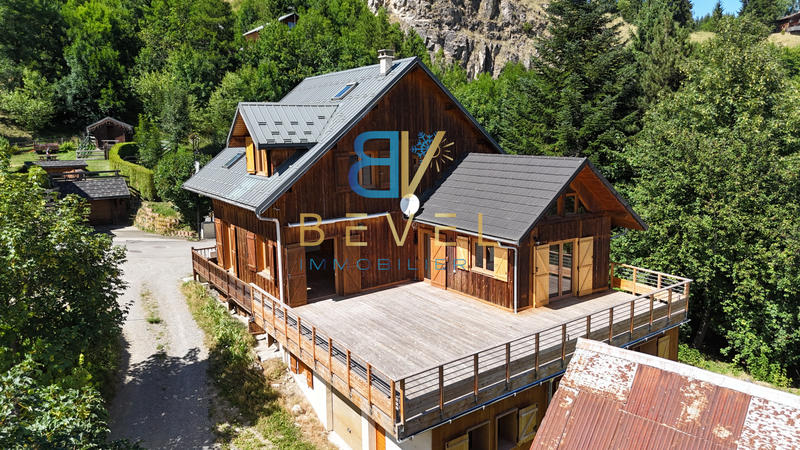 Châlet - 329 m² - 13 pièces