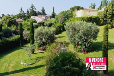 Demeure - 235 m² - 6 pièces