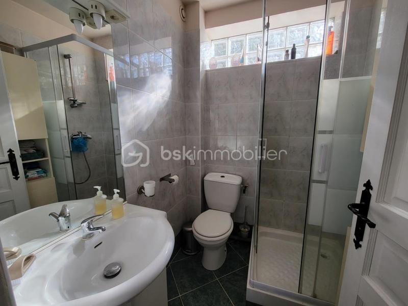 Pavillon - 168 m² - 7 pièces