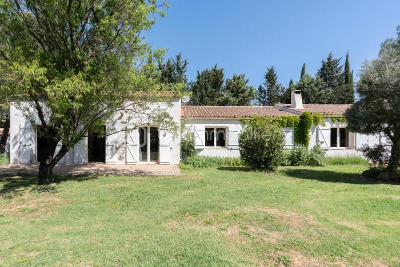 Demeure - 240 m² - 9 pièces