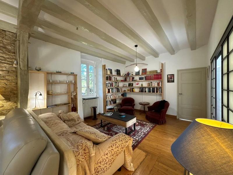 Maison - 537 m² - 22 pièces