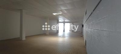Local commercial - 675 m²