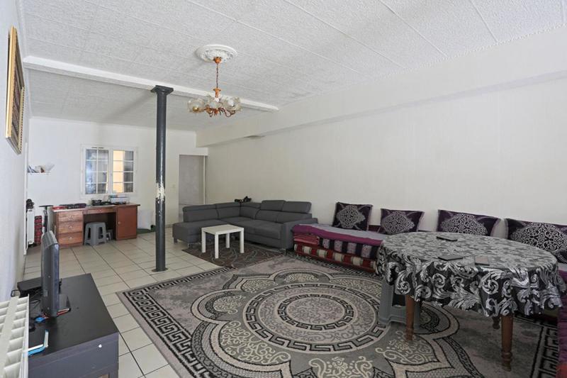 Maison - 250 m² - 10 pièces