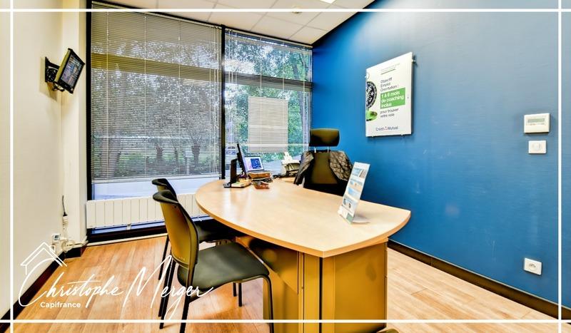 Local commercial - 158 m² - 8 pièces