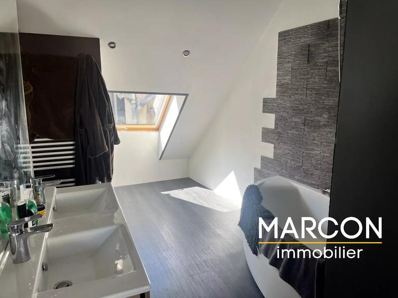 Maison de ville - 93 m² - 3 pièces