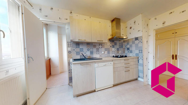 Appartement - 92 m² - 5 pièces