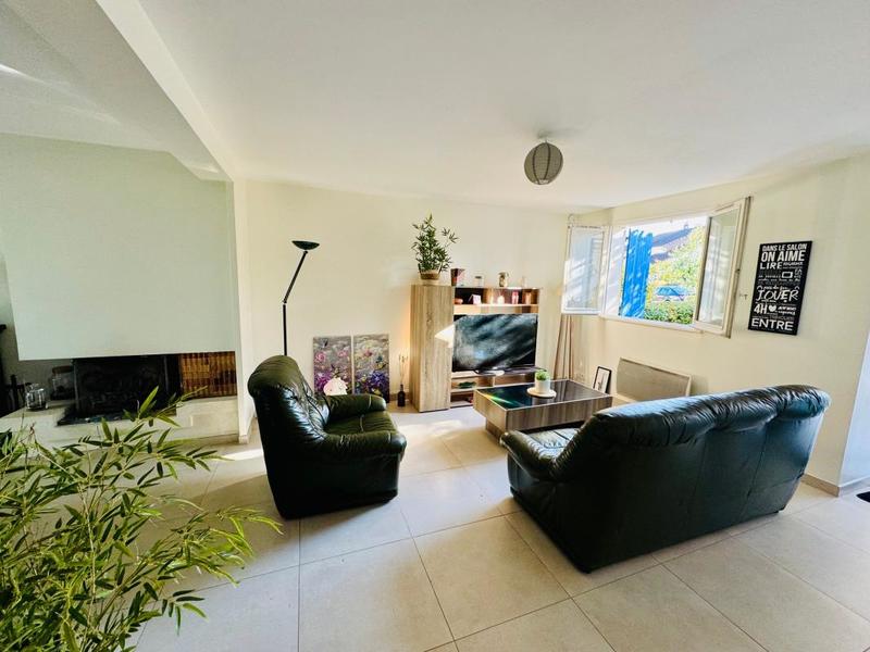 Maison - 98 m² - 5 pièces