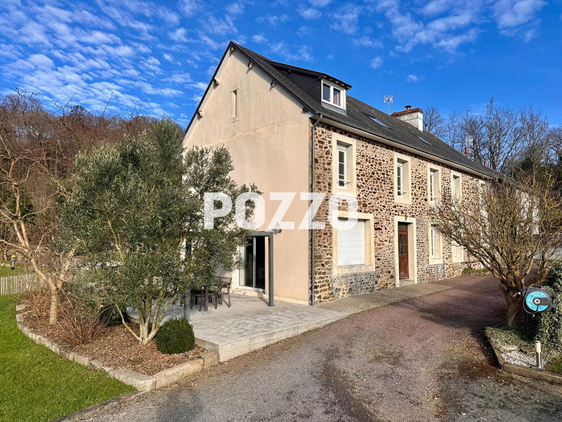 Maison - 225 m² - 10 pièces