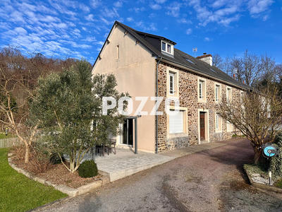 Maison - 225 m² - 10 pièces