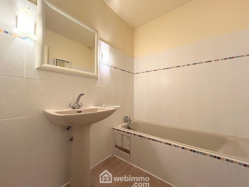 Maison - 193 m² - 8 pièces