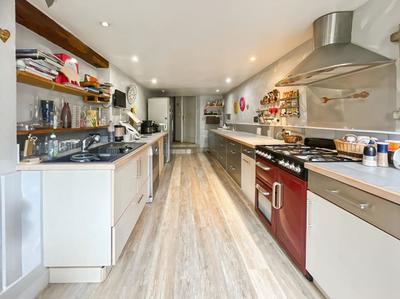 Maison - 362 m² - 12 pièces