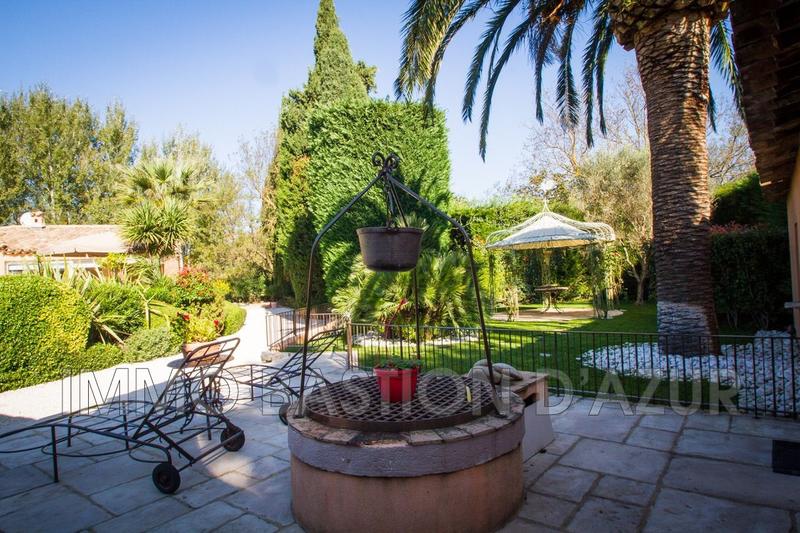 Villa - 355 m² - 7 pièces