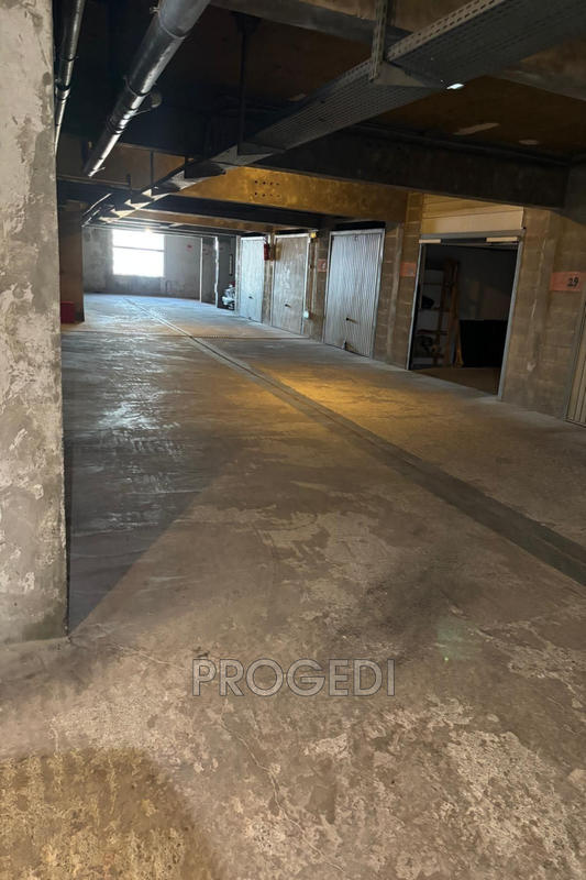 Parking / Garage - 17 m²