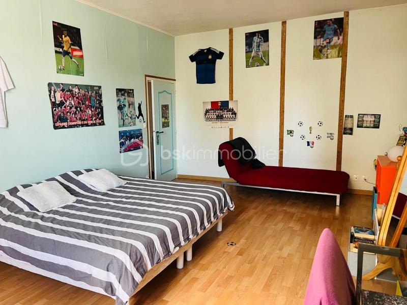 Maison - 245 m² - 8 pièces