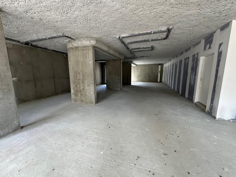 Local commercial - 179 m² - 1 pièce