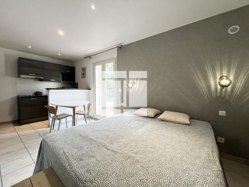 Propriété - 304 m² - 12 pièces