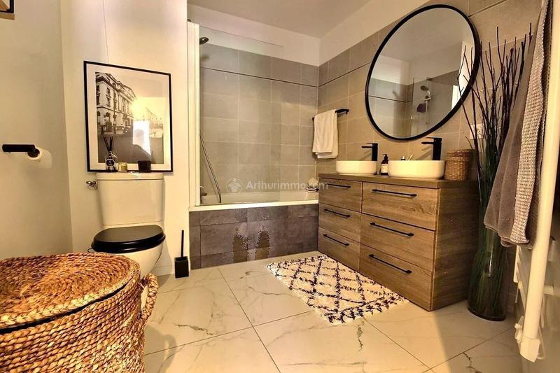 Appartement - 80 m² - 4 pièces