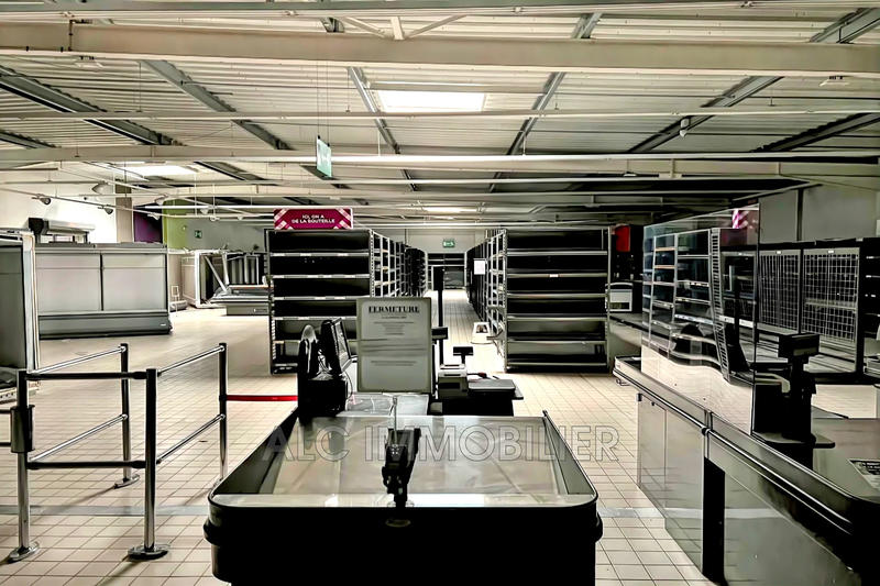 Local commercial - 1 060 m²