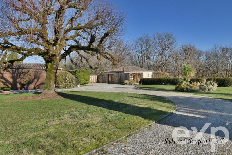 Maison - 207 m² - 6 pièces