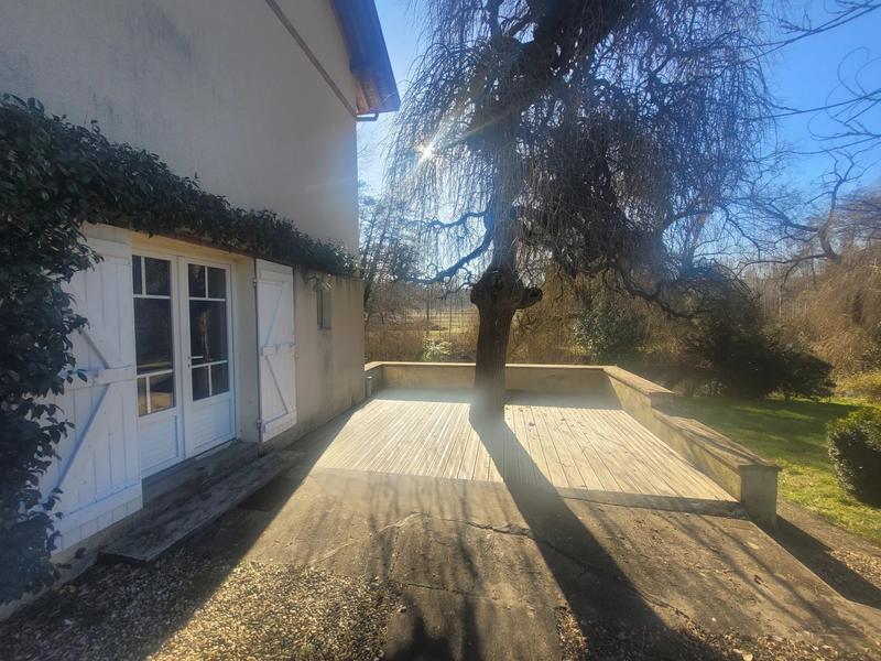 Maison - 220 m² - 8 pièces