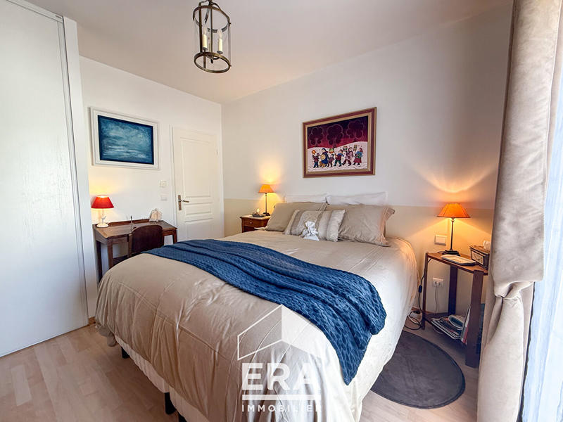 Maison - 325 m² - 10 pièces