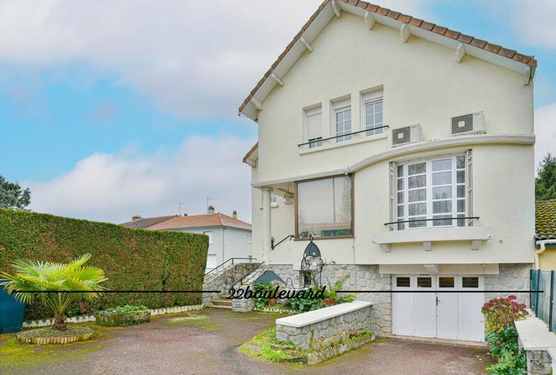 Maison - 151 m² - 6 pièces