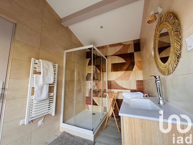 Maison - 183 m² - 8 pièces