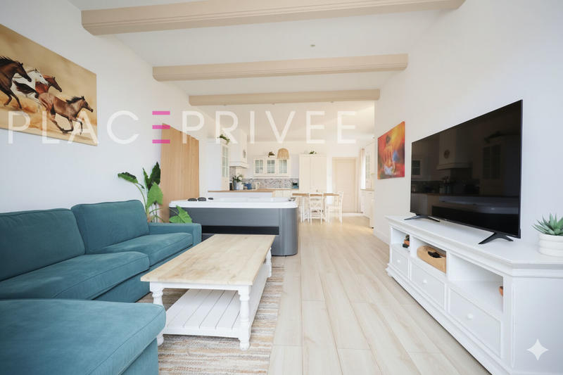 Maison - 200 m² - 6 pièces